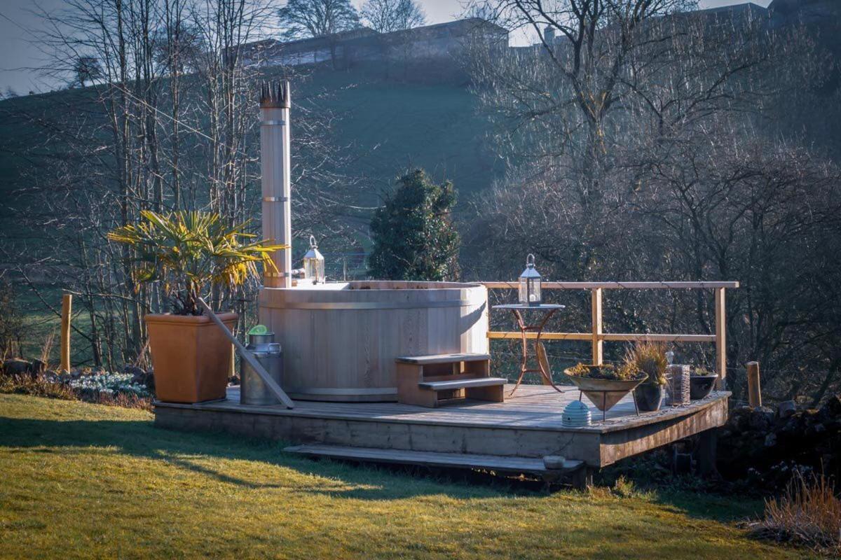 Lee House Farm Holiday Cottage With Possible Use Of Hot Tub Ninety Pounds A Session Waterfall Exteriér fotografie